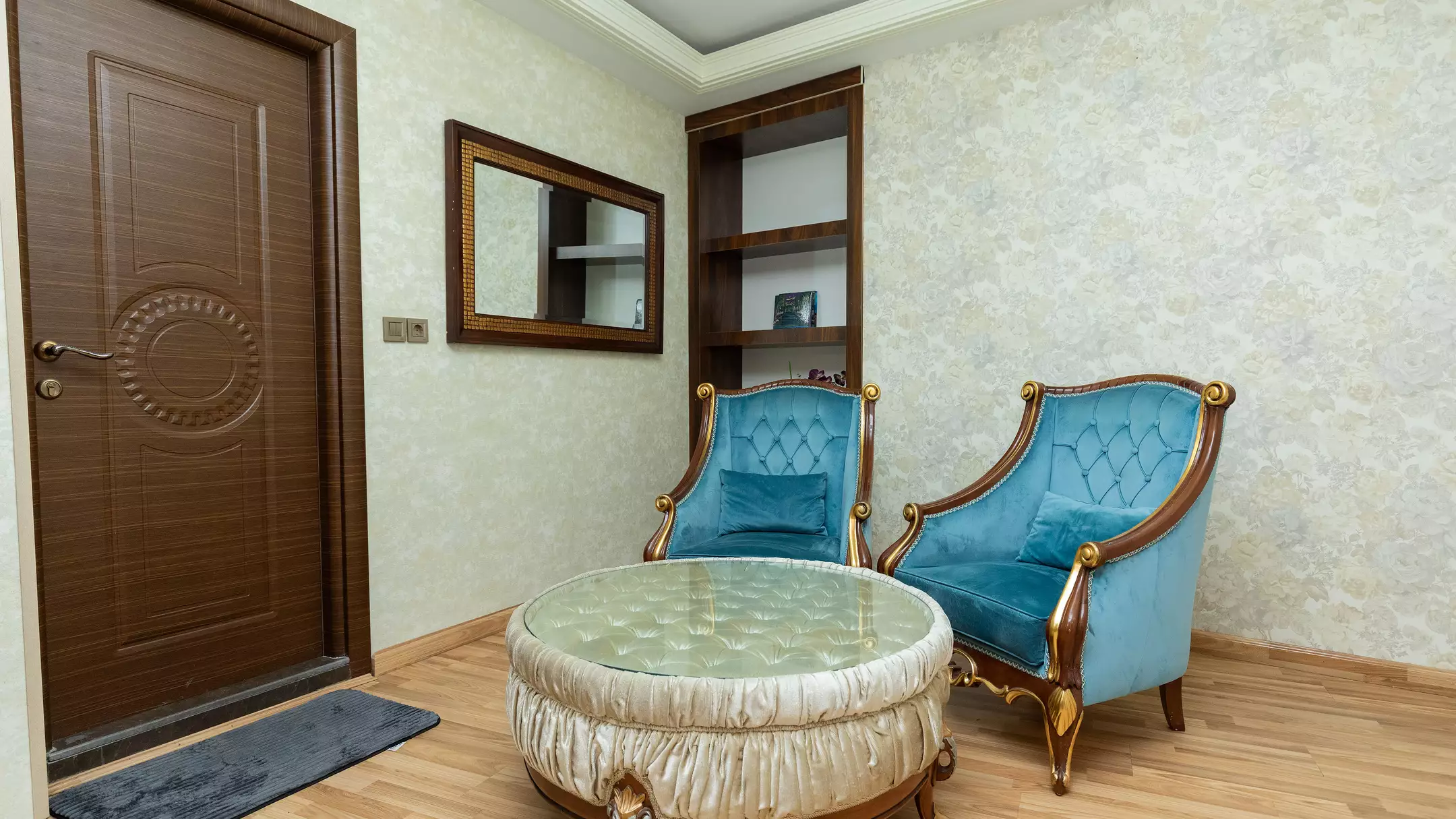 Alibaba https://cdn.alibaba.ir/ostorage/hotel-accommodation-images/674a922410d0d5745be3d15c_هتل آریا - سوئیت سه تخته پرزیدنتال (1).webp